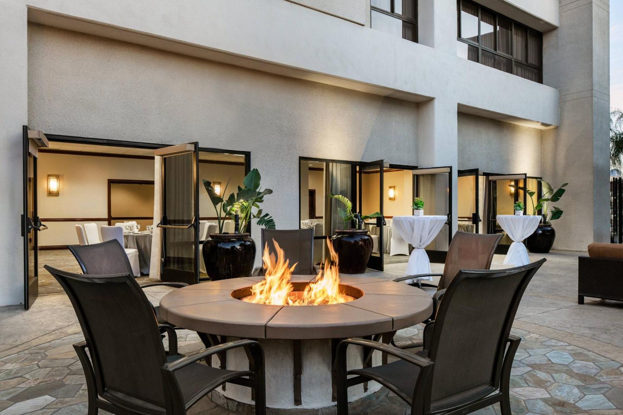 Marriott Riverside At The Convention Center Exteriör bild